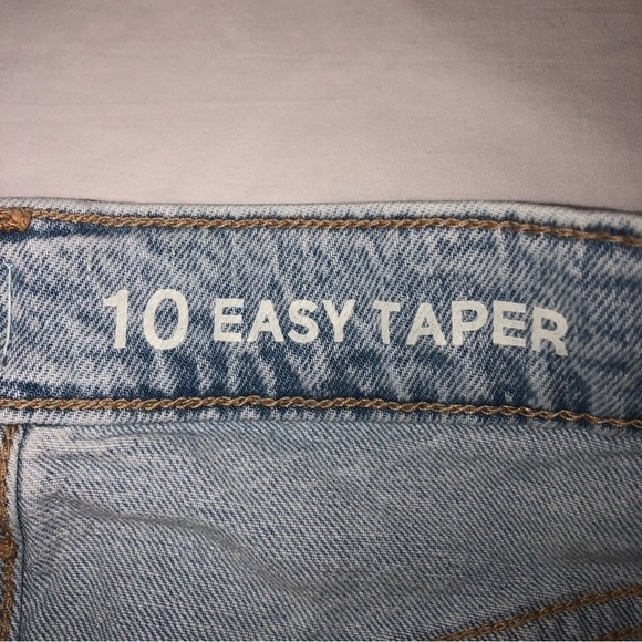 Gap Kids Easy Taper Size 10 Distressed Blue Light Wash Jeans Boys - Picture 4 of 11